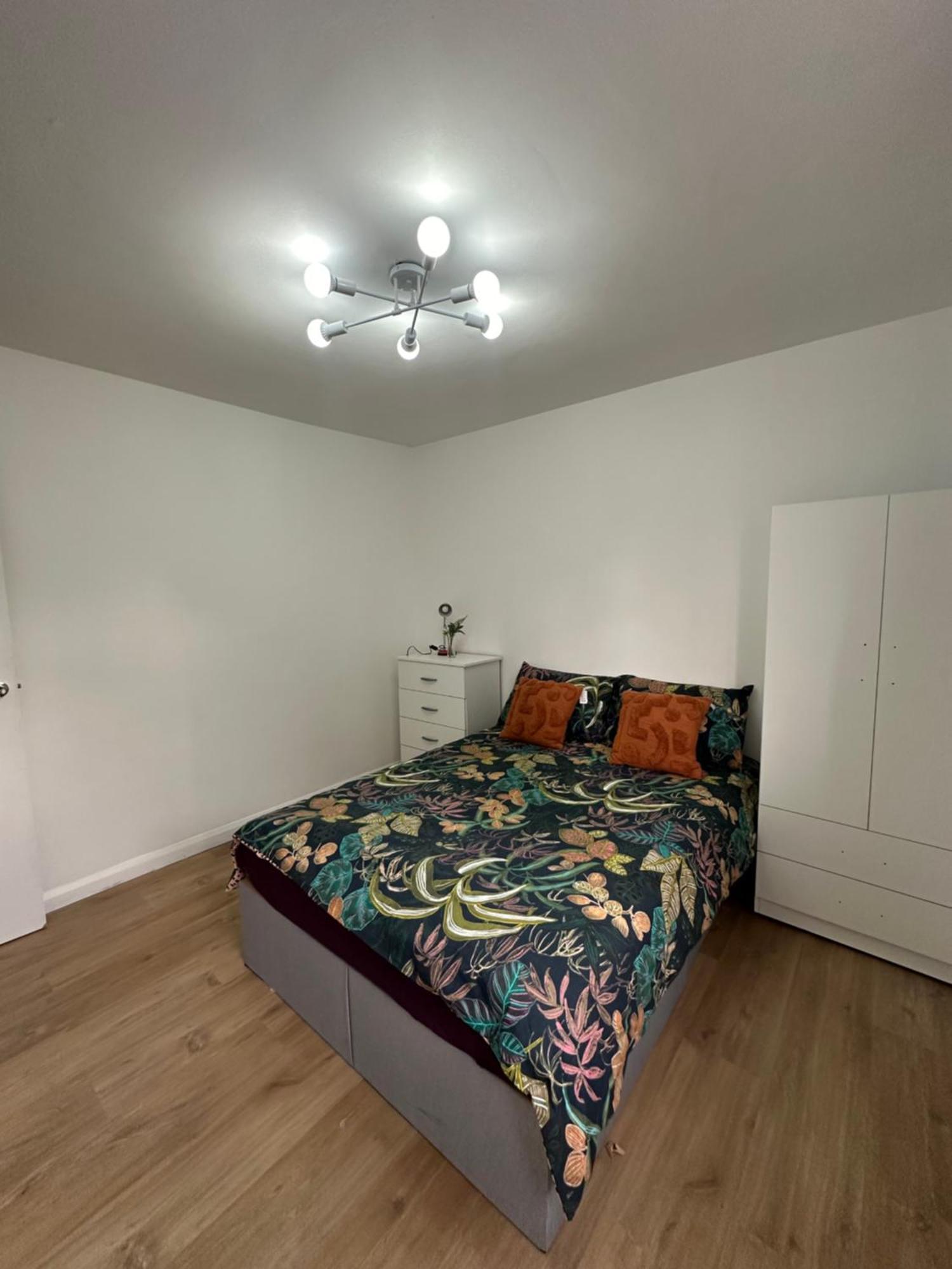 Shared In A Luxury 3 Bedroom Flat In Aldgate, E1!central * Londres